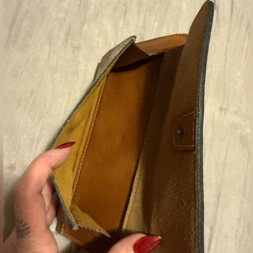 Patricia Nash Azario Leather Crossbody Organizer Wallet - Picture 3 of 11